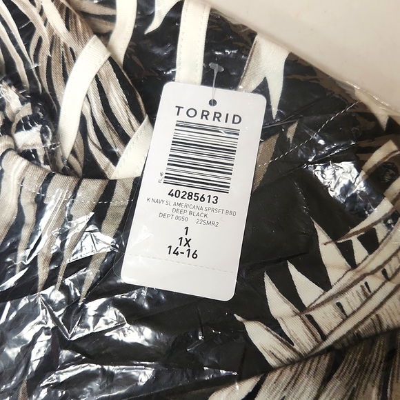 ❤️NWT VINTAGE TORRID CAMI - TROPICAL PALMS - ADJUSTABLE STRAP - SUPER SOFT TANK - Picture 16 of 16